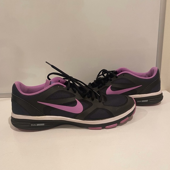 Nike Sneakers - Picture 5 of 6